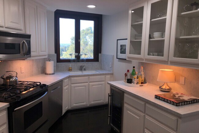 Photo - 316 N Rossmore Ave