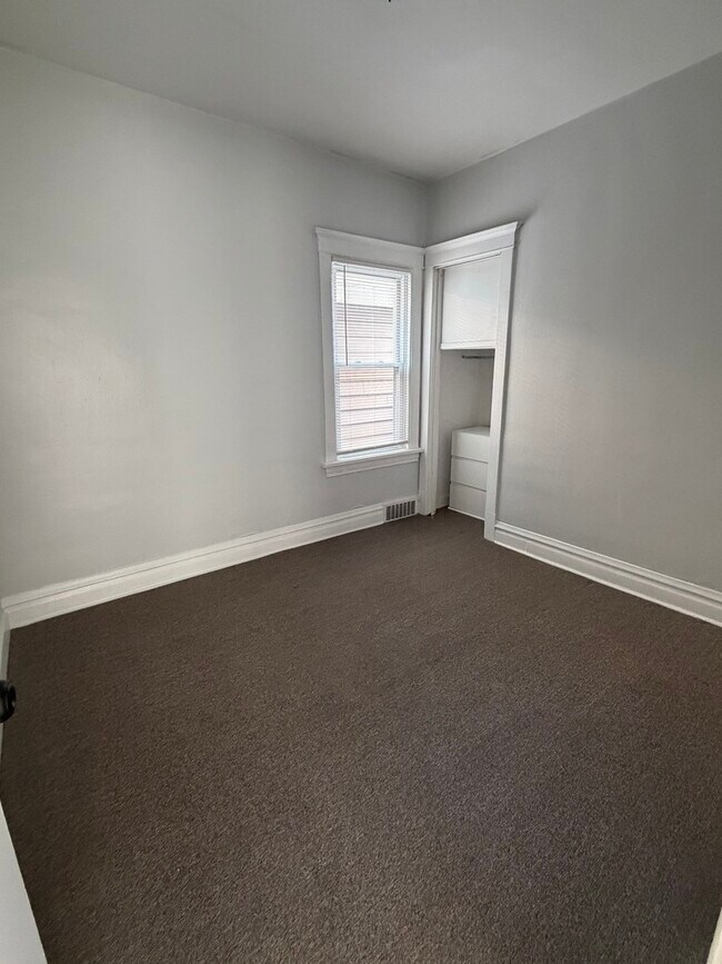 Photo - 1033 Lathrop Ave