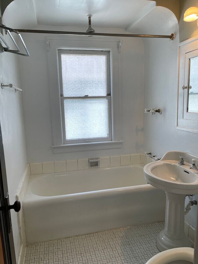 Photo - 3290 E 146th St Unit 2