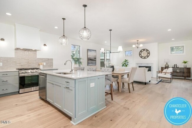 Photo - 2300 Broad St