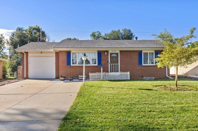 Building Photo - 2808 W 6th St