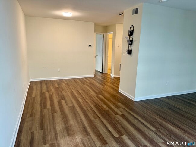 Photo - 26 Prospect St Unit APT F6