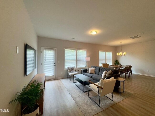 Photo - 276 Shingle Oak Rd