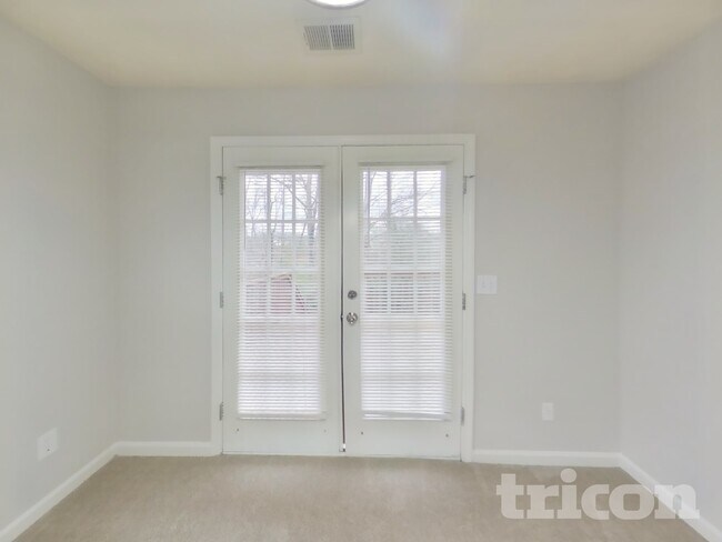 Photo - 3935 Piper Glen Dr NE