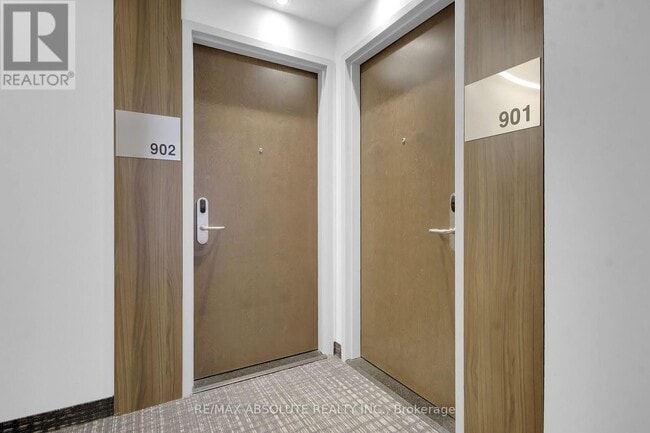 Photo - 805 Carling Ave Unit 902