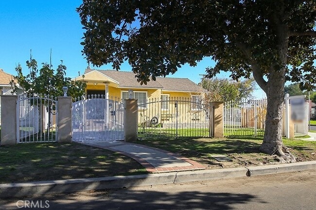 Photo - 7400 Blewett Ave