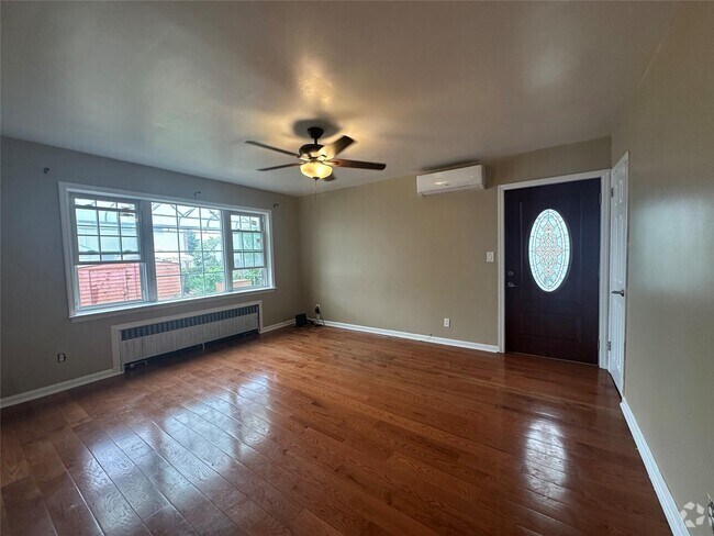 Building Photo - 542 E Meadow Ave Rental
