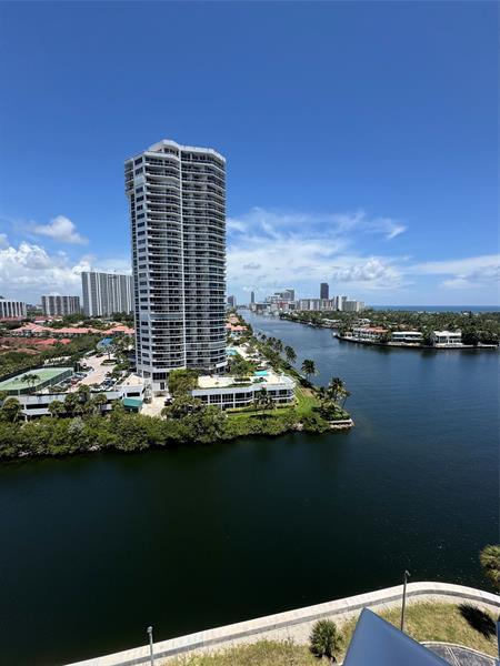 Photo - 20515 E Country Club Dr Unidad 1442