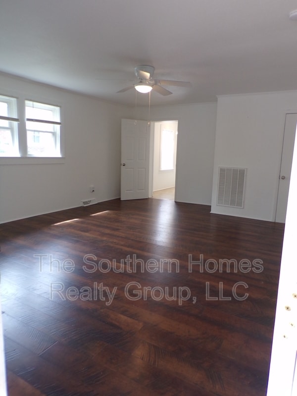 Photo - 103 McMinn Ave