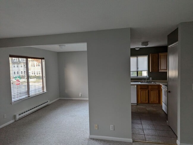 Building Photo - 3 Burr St Unit C