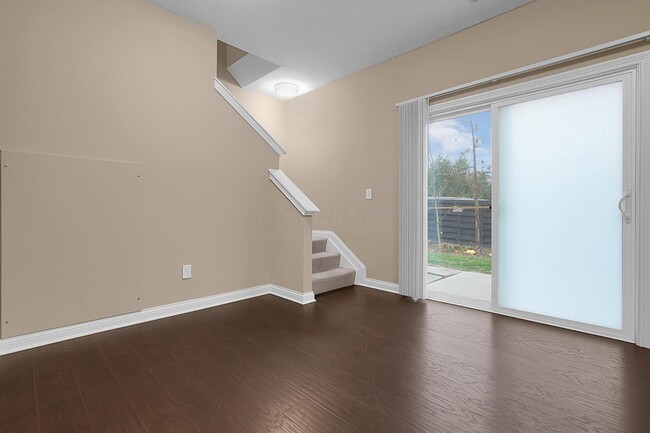 Photo - 5527 Albany Terrace Way