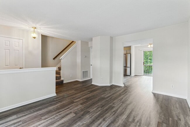 Photo - 505 Knollwood Ct