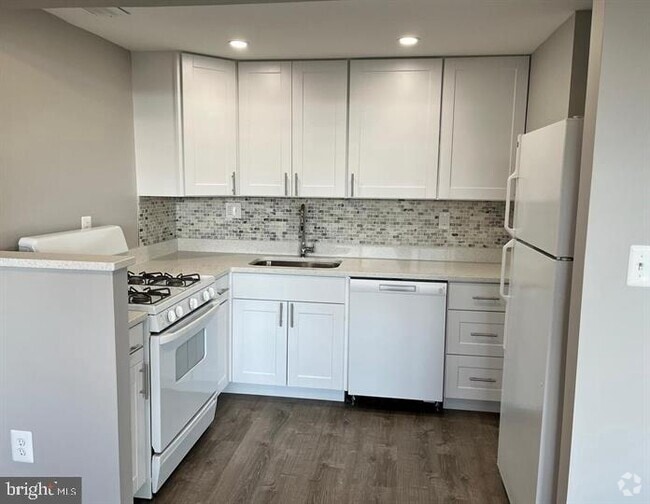Building Photo - 5353 Columbia Pike Unit 607 Rental