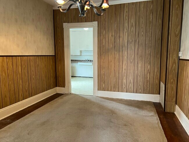 218 E Erie St Unit 3