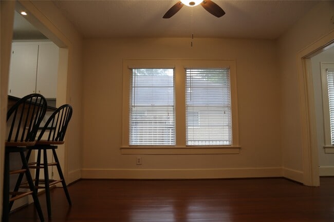 Photo - 808 Pecore St