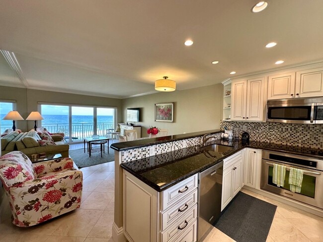 Building Photo - 310 S Ocean Blvd Unit 5020