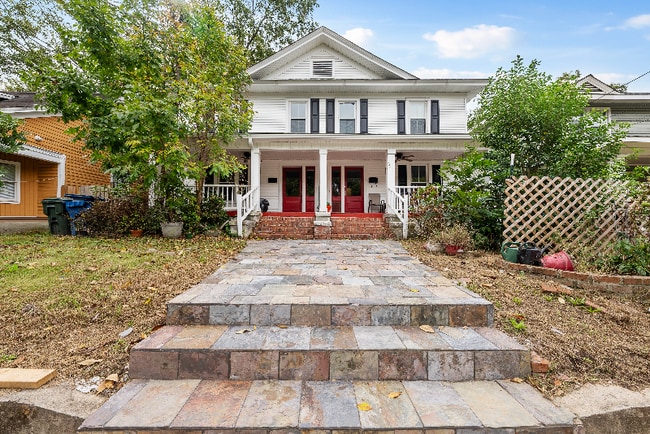 Building Photo - 821 Burch Ave