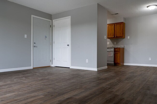 Photo - Tiffany Pointe