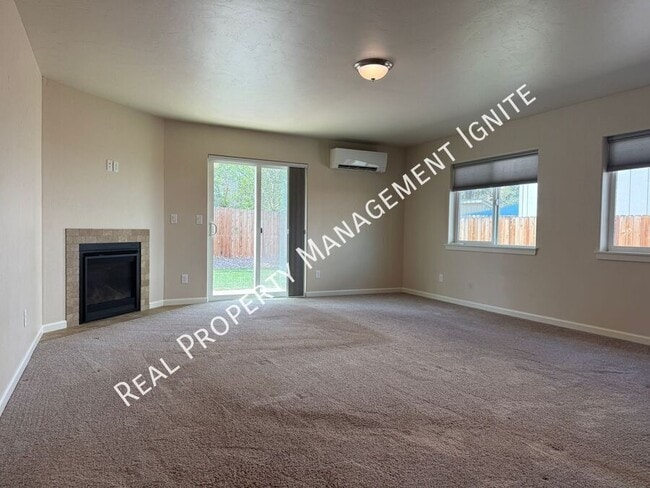 Photo - 64625 Wood Ave