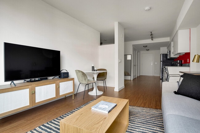 Photo - 330 3rd Ave W Unidad FL5-ID3890A