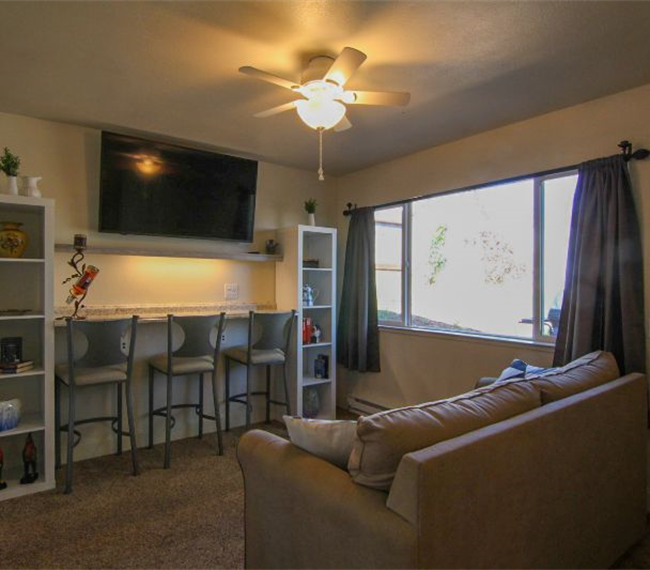 Photo - 1561 Willis St