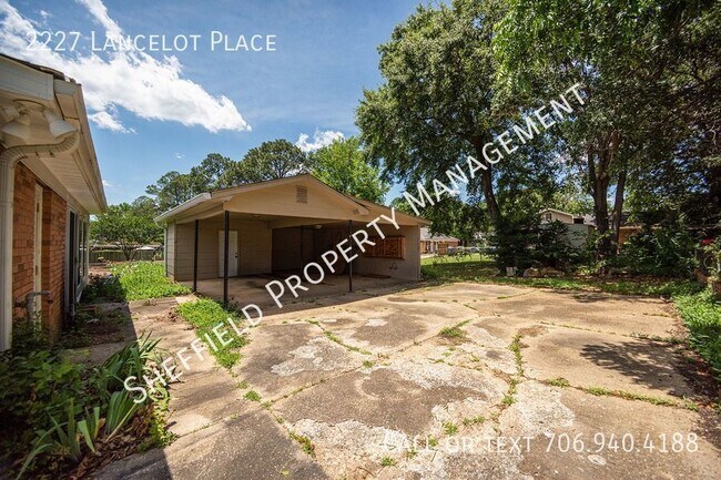Photo - 2227 Lancelot Pl