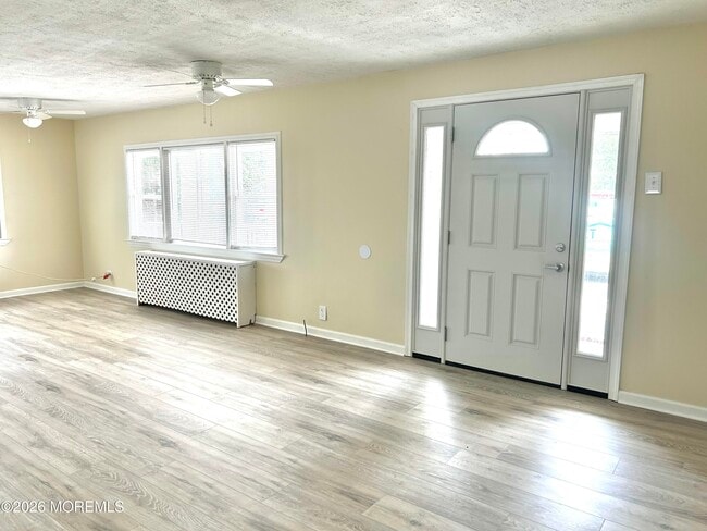 Photo - 505 Martin Rd