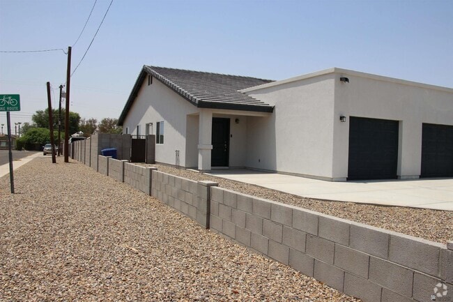 Building Photo - 692 13th Ave Rental