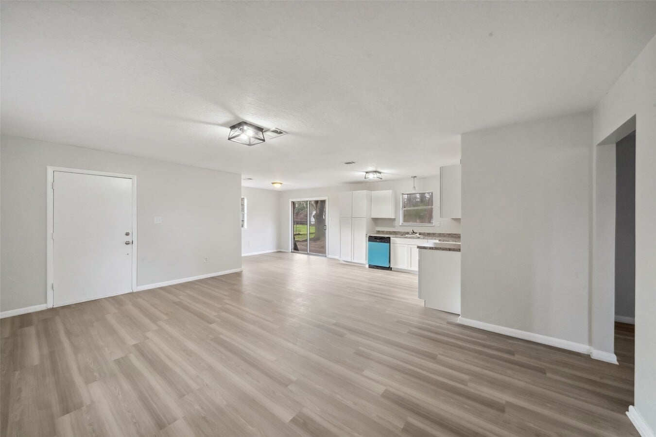 Photo - 602 Reverse St