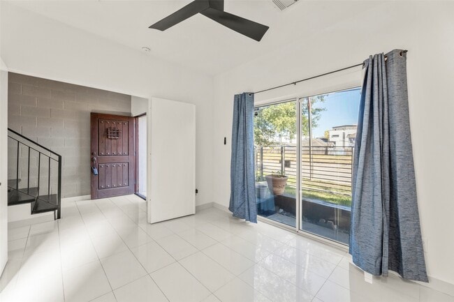 Photo - 1524 Blodgett St