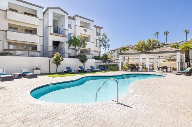 Stone Canyon Apartments