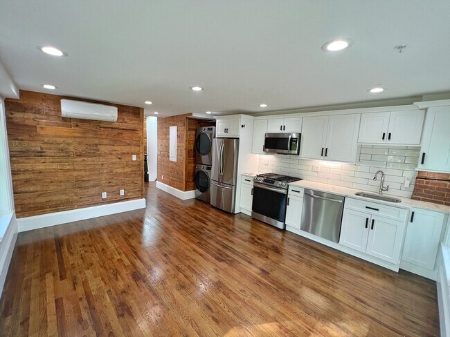 Photo - 30 Copeland St Unit 3