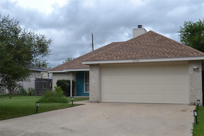Building Photo - 2500 Cherrylawn Dr Rental