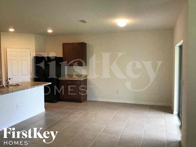 Photo - 411 SE 24th St