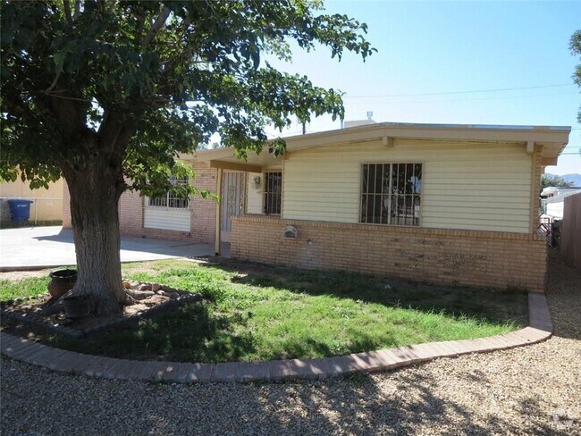 Building Photo - 10533 Champlain St Rental