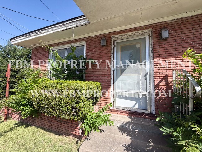 Photo - 900 E 6th Ave Unit 2