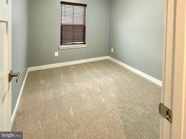 Building Photo - 601 Colindale St