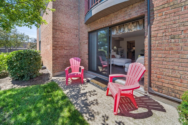 1A 1BR, 1BA - 650SF - Patio