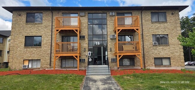 Building Photo - 11 Lancelot Court Unit 7