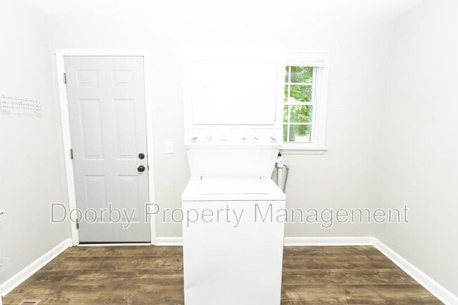 Photo - 5200 Fagan St