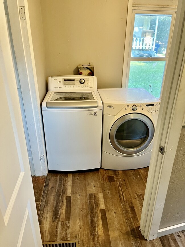 Photo - 729 W Cavour Ave