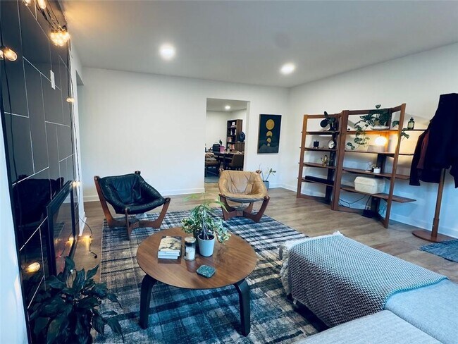Photo - 275 Winding River Dr Unit C