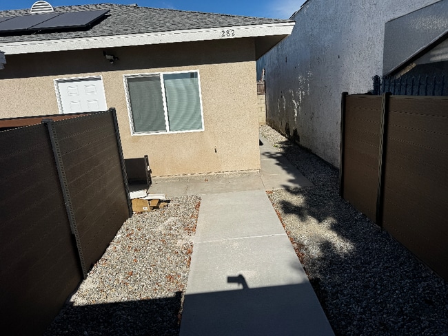 Building Photo - 282 E 2nd St