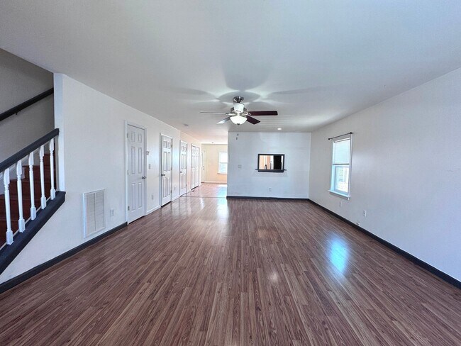 Photo - AVAILABLE NOW! 3/2.5 SINGLE FAMILY HOME