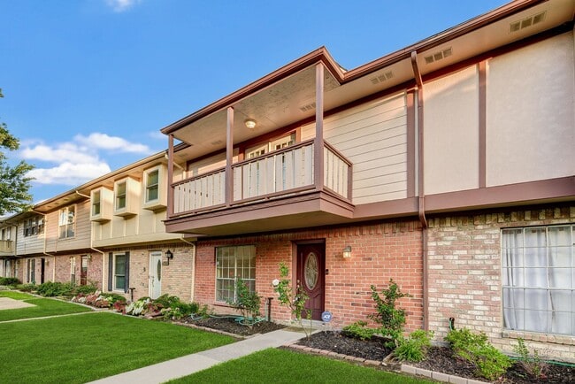Charming 3-Bedroom Townhome in Prime Memor... - Charming 3-Bedroom Townhome in Prime Memor...