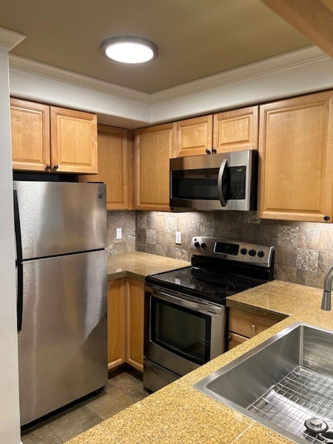 Photo - Fantastic 2 Bed 2 Bath Condo in Lake City Unidad 303