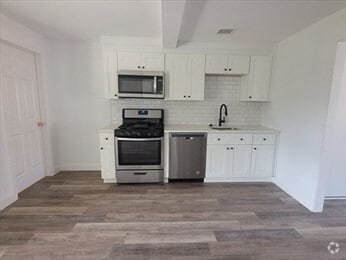 Building Photo - 63 River St Unit 2 Rental