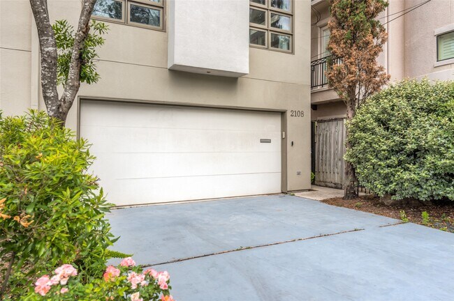 Photo - 2108 Driscoll St