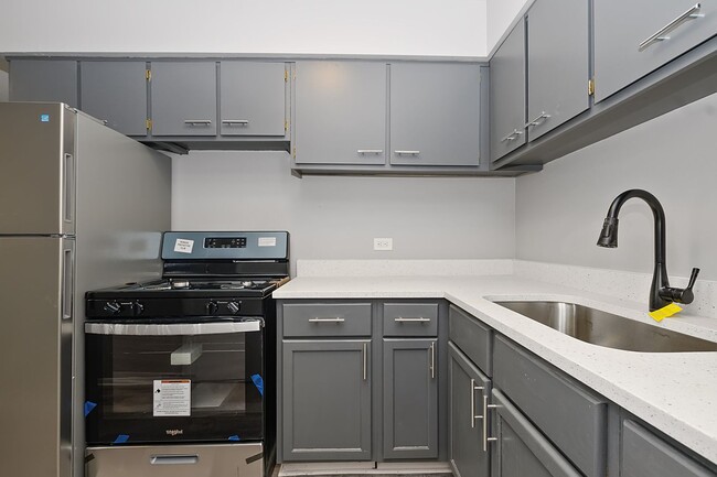 Photo - 7806-7812 S Troy