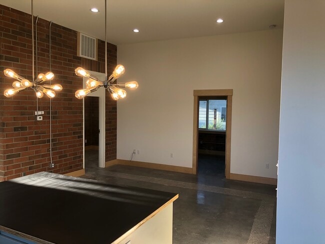 Photo - 330 S Cherry St